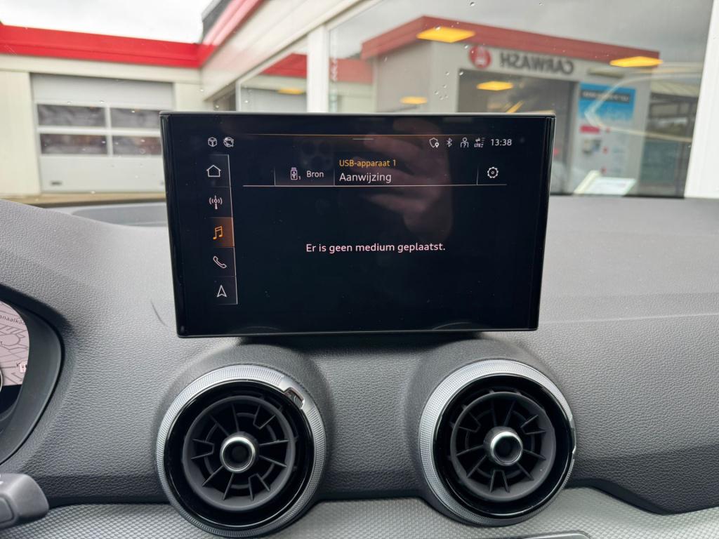 Audi Q2 35 tfsi s edition