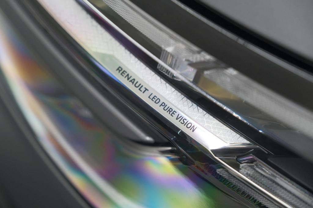 Renault Austral 1.2 e-tech full hybrid 200 techno | 360 camera | panoramada