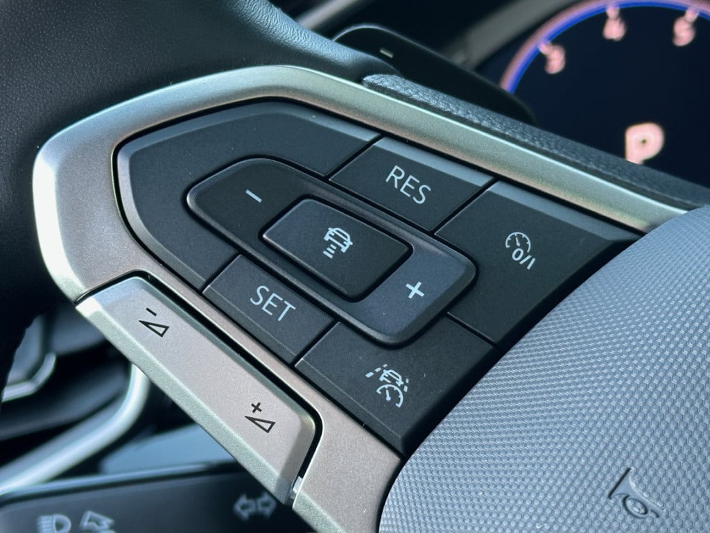 Volkswagen T-roc 1.5 tsi 150pk dsg r-line | camera | keyless | elek. achter