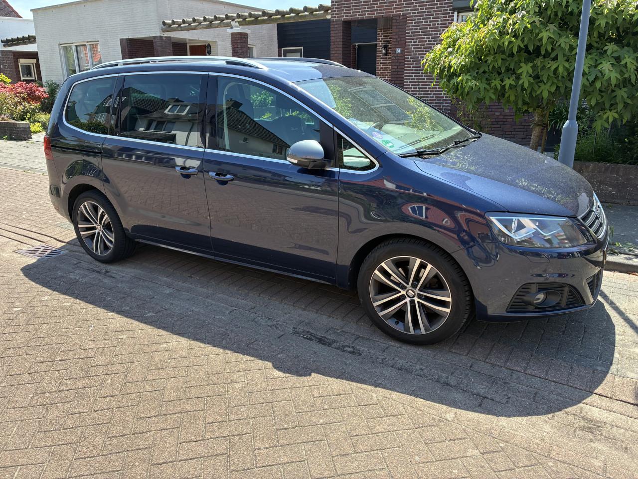 Seat Alhambra FR line 7 pers blauw metallic