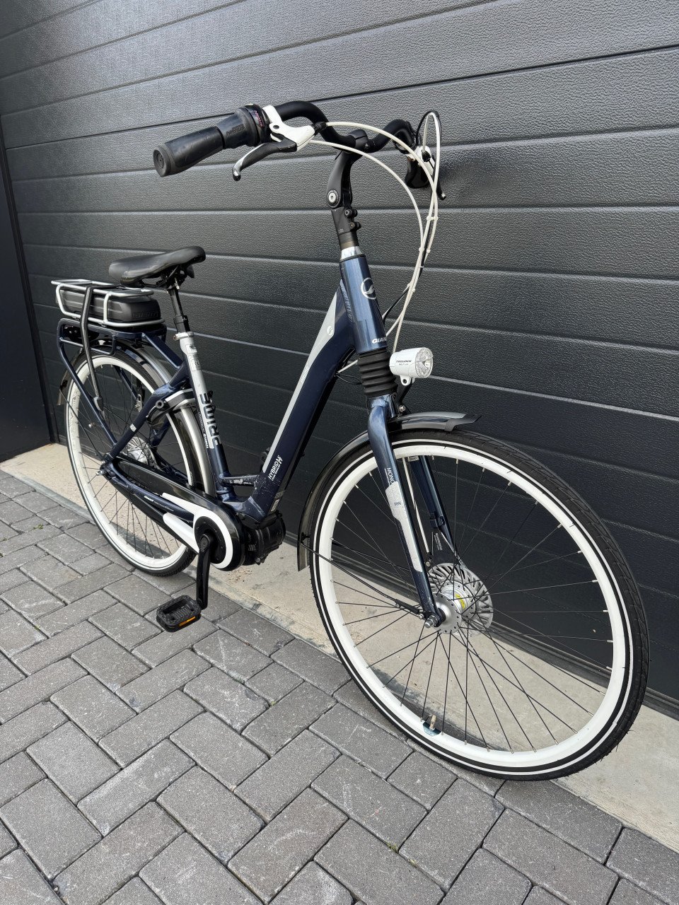 Giant Prime Hybrid Middenmotor Met Extra Accu