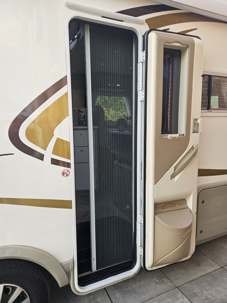 Mclouis MC4 60G half integraal camper