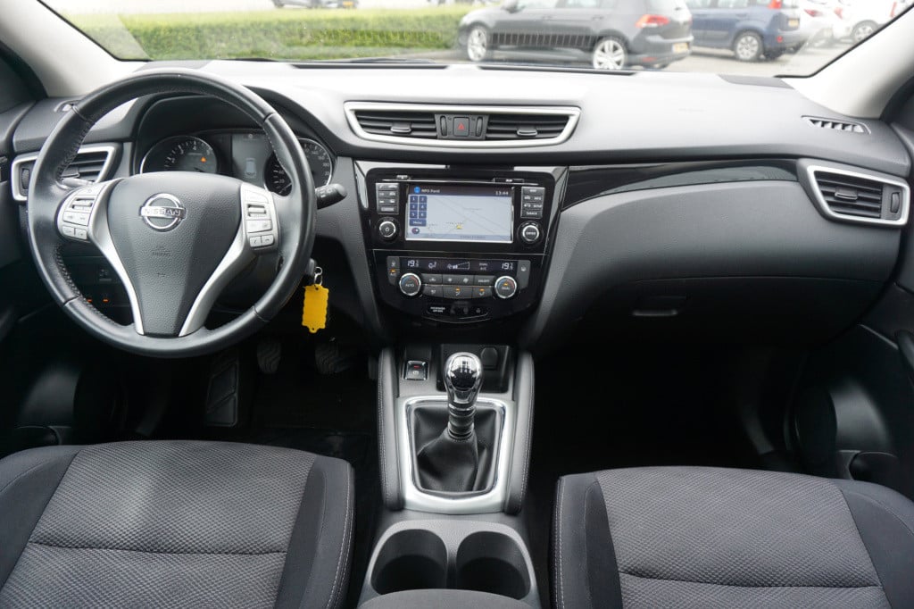 Nissan Qashqai 1.2 acenta climate / navi / cruise / stoelv. / camera / park