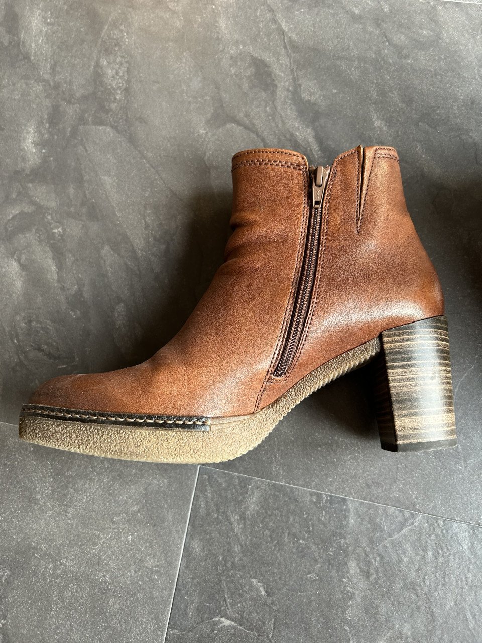 Diverse schoenen, enkellaarsjes Dr Martens, Panama Jack en Gabor maat 39