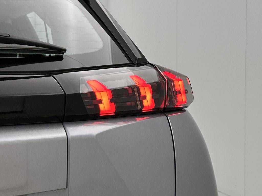 Peugeot 2008 130 pk automaat allure | afneembare trekhaak | achteruitrijcam