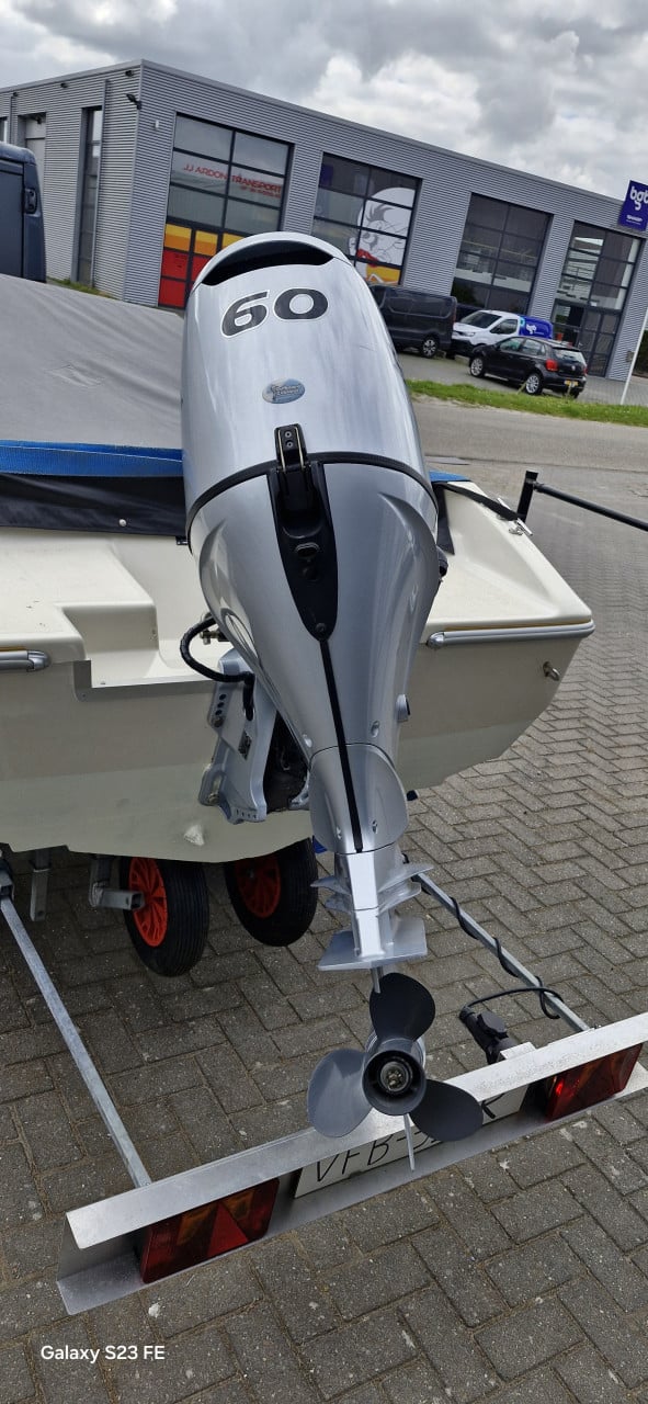 Beekman Ultra 430 met trailer en 60 pk Honda