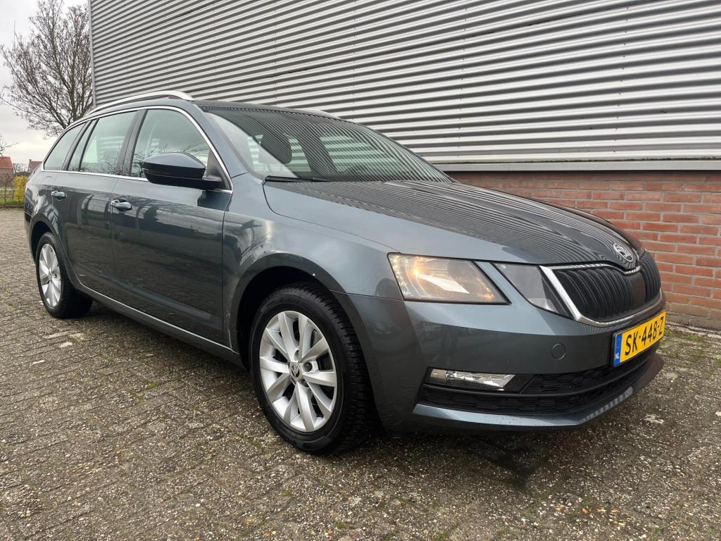 Skoda Octavia combi 1.0 tsi greentech ambition business | carplay | trekhaa