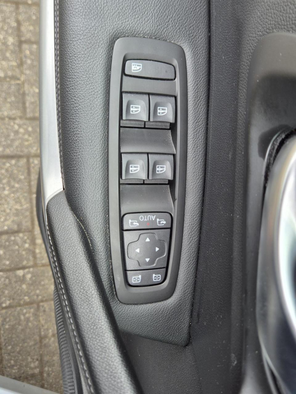 Renault Kadjar 1.3 tce 140 edc automaat techno all season banden, led, blin