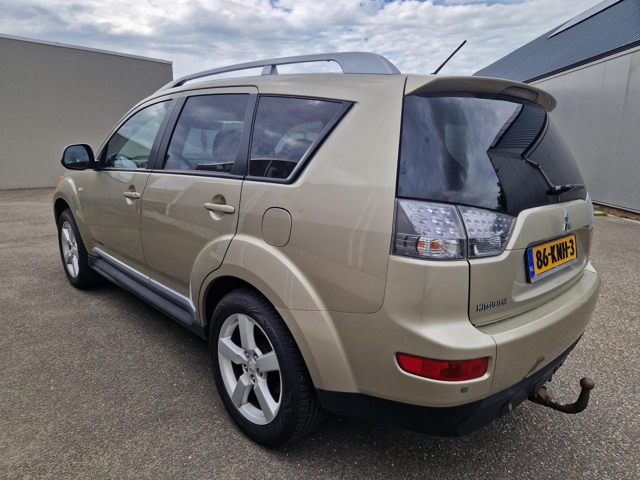 Mitsubishi Outlander 2.4 Intense+ Special Edition