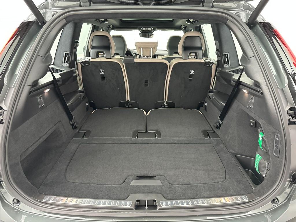 Volvo XC90 ultra bright recharge plug-in hybrid awd