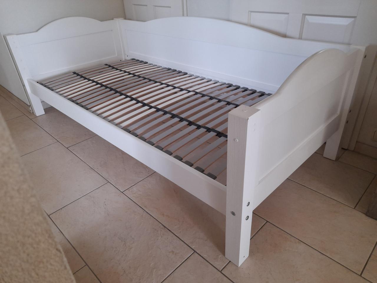 1 Persoons bed 90 x 200 (in goede nette staat )