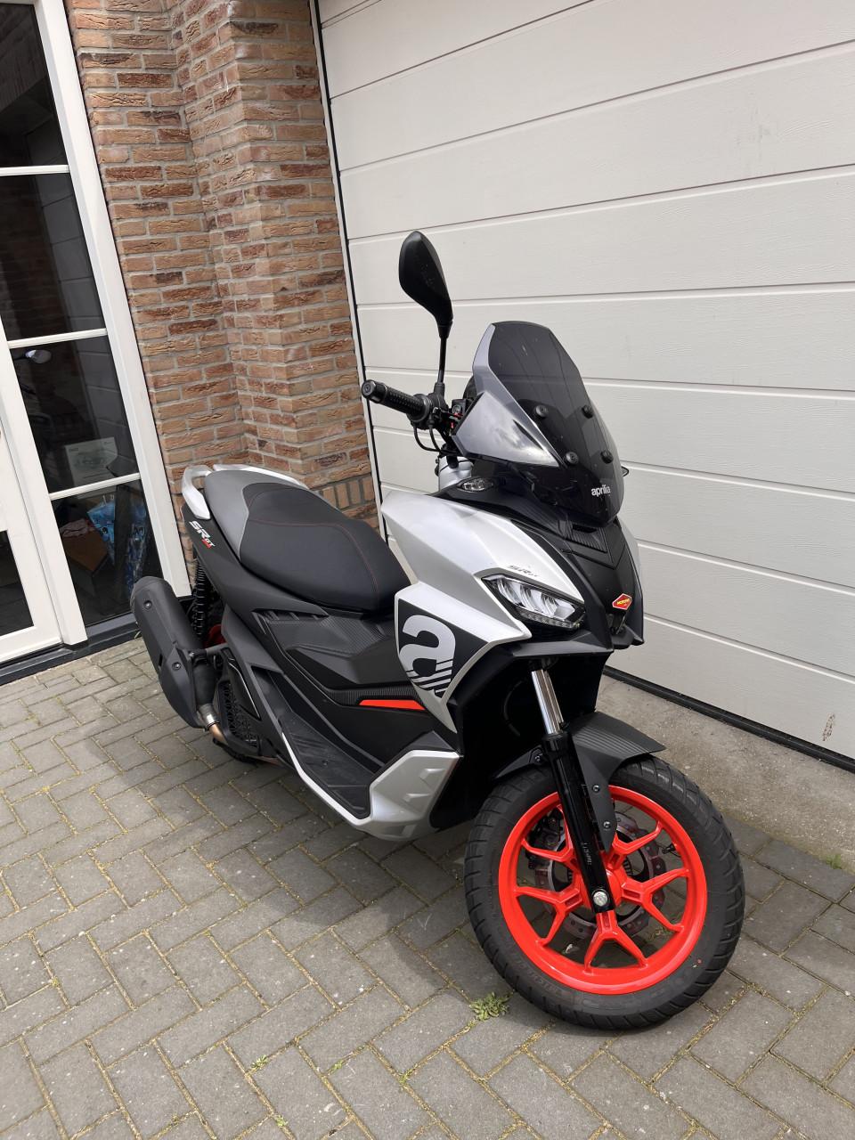 Aprilia SR GT 200 Sport 2024
