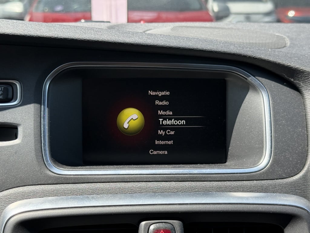 Volvo V40 t3 153pk aut6 polar+ sport| panodak| camera| h&k sound| trekhaak