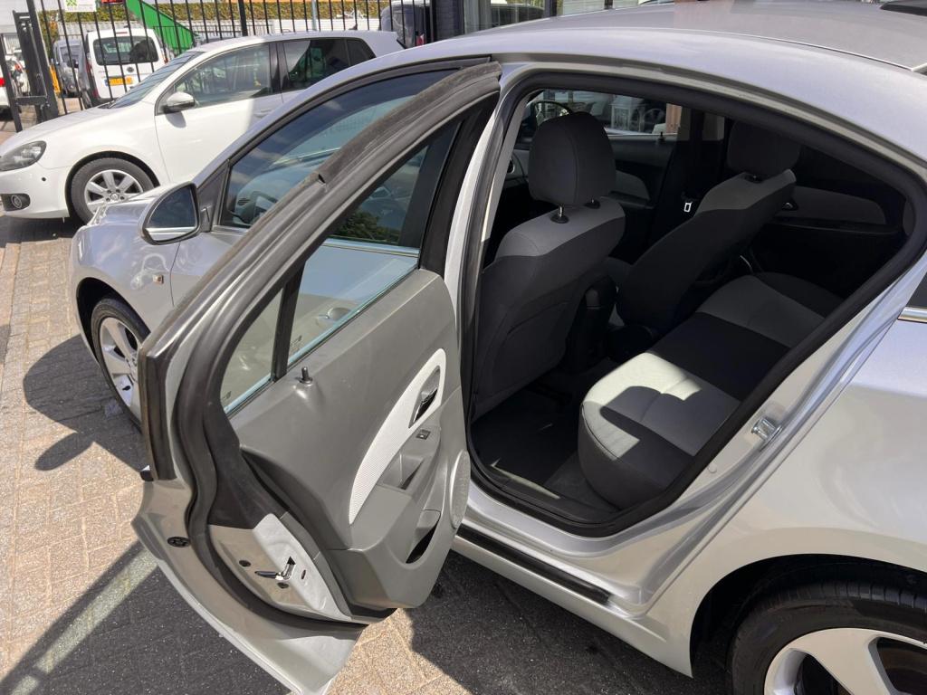 Chevrolet Cruze 1.8 lt