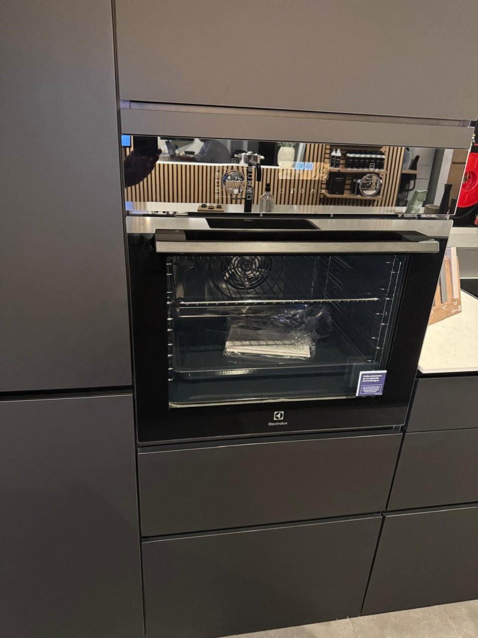 EILAND KEUKEN KVIK PRATO BLACK met COMPOSIETBLAD