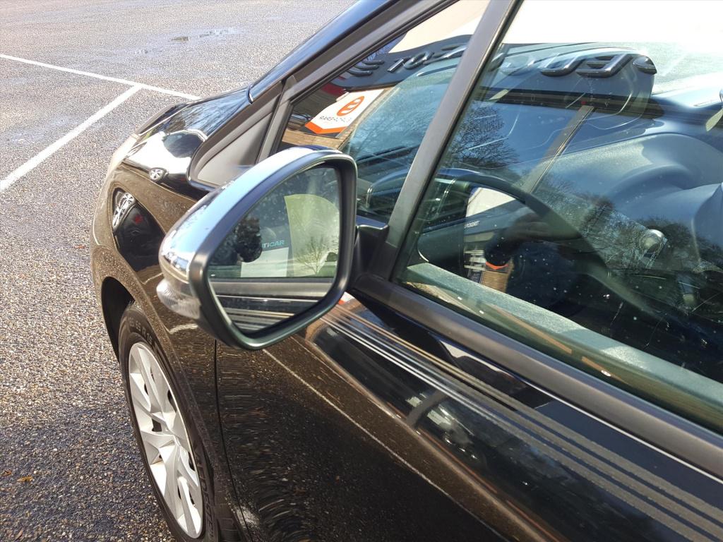 Peugeot 208 1.2 vti 82pk 5d urban soul navigatie | cruise control | airco |