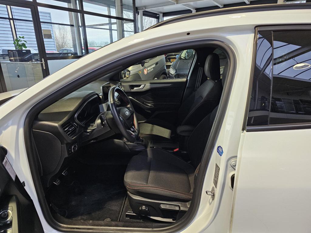 Ford Focus wagon 1.0 ecoboost hybrid st line x