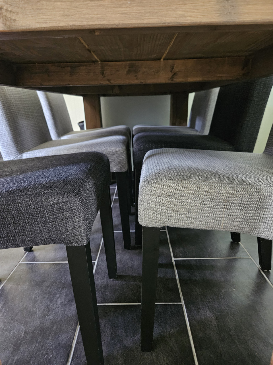Eettafel eventueel met 6 stoelen