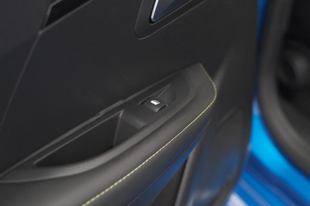 Peugeot 208 puretech 100 gt | camera | apple carplay | parkeersensoren