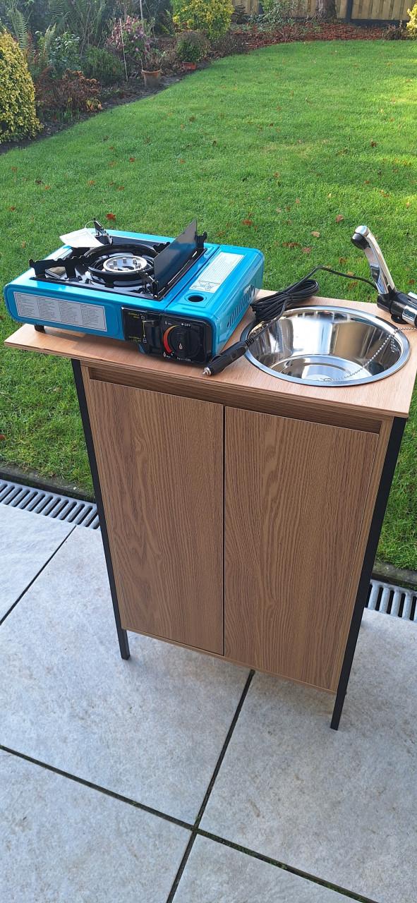 Compleet keukenblokje met luxe kraan, plug en play