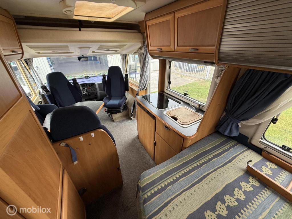 Hymer Onbekend b574 – ruime integraalcamper met vast bed én riant hefbed