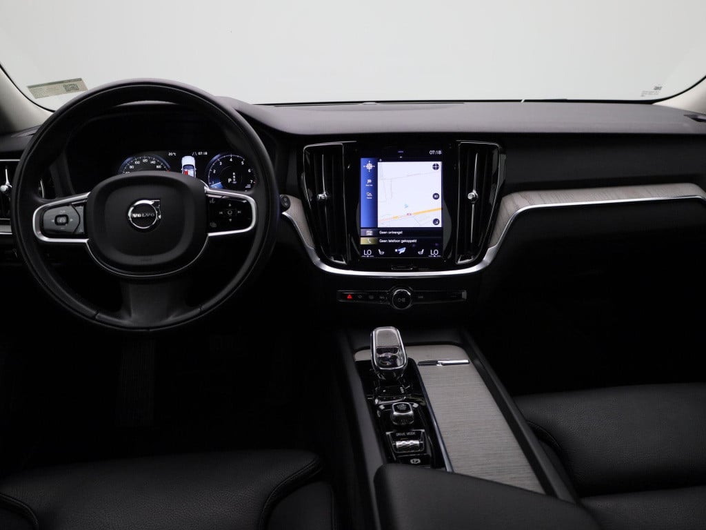 Volvo V60 2.0 b4 inscription | automaat | lmv | virtual cockpit | parkeer s