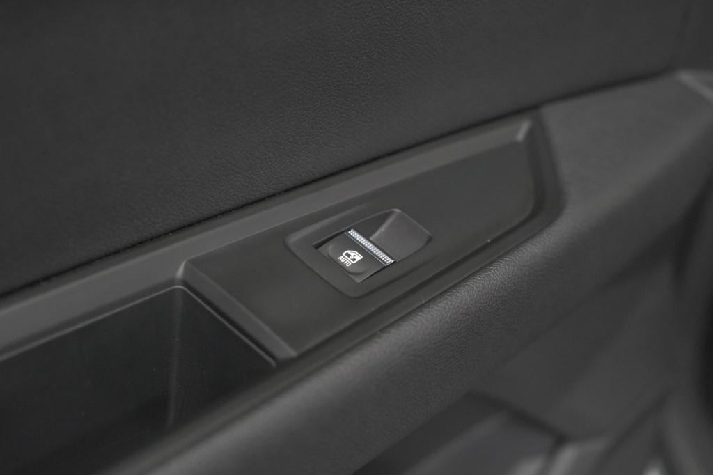 Renault Austral 1.2 e-tech full hybrid 200 techno | 360 camera | panoramada