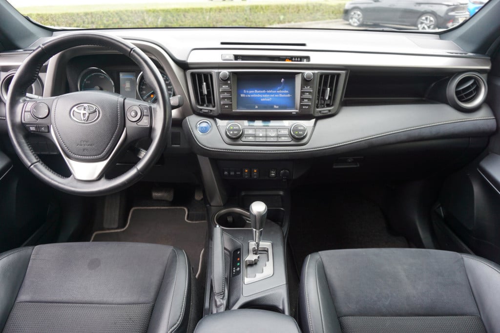 Toyota Rav4 2.5 hybrid awd style - automaat / climate / navi / cruise / ele
