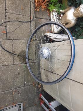 28 inch voorwiel met motor, stella + display ( gereserveerd  verkocht )