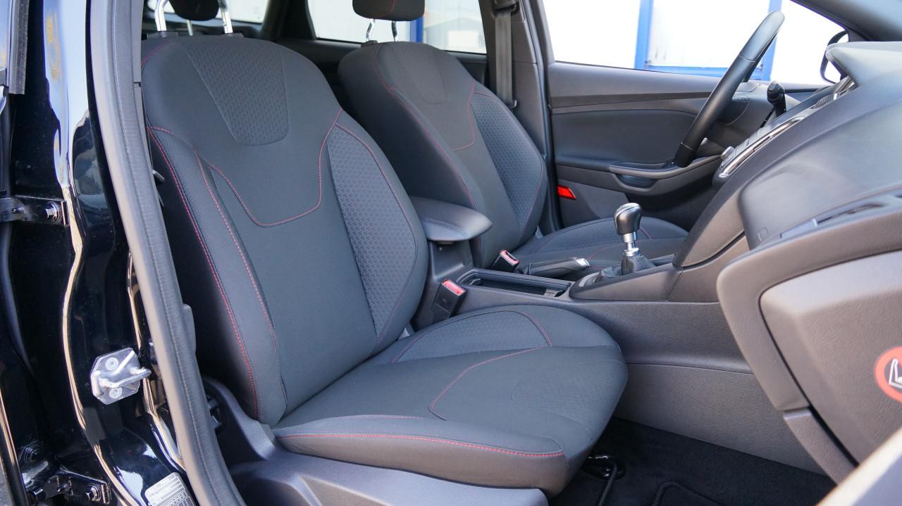 Ford FOCUS Wagon 1.0 ST-Line Rijklaar incl. BOVAG garantie