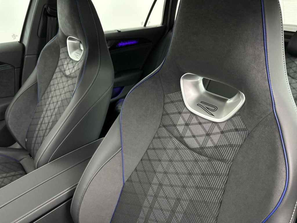 Volkswagen Passat r-line business variant (9) 1.5 110 kw / 150 pk e volkswa