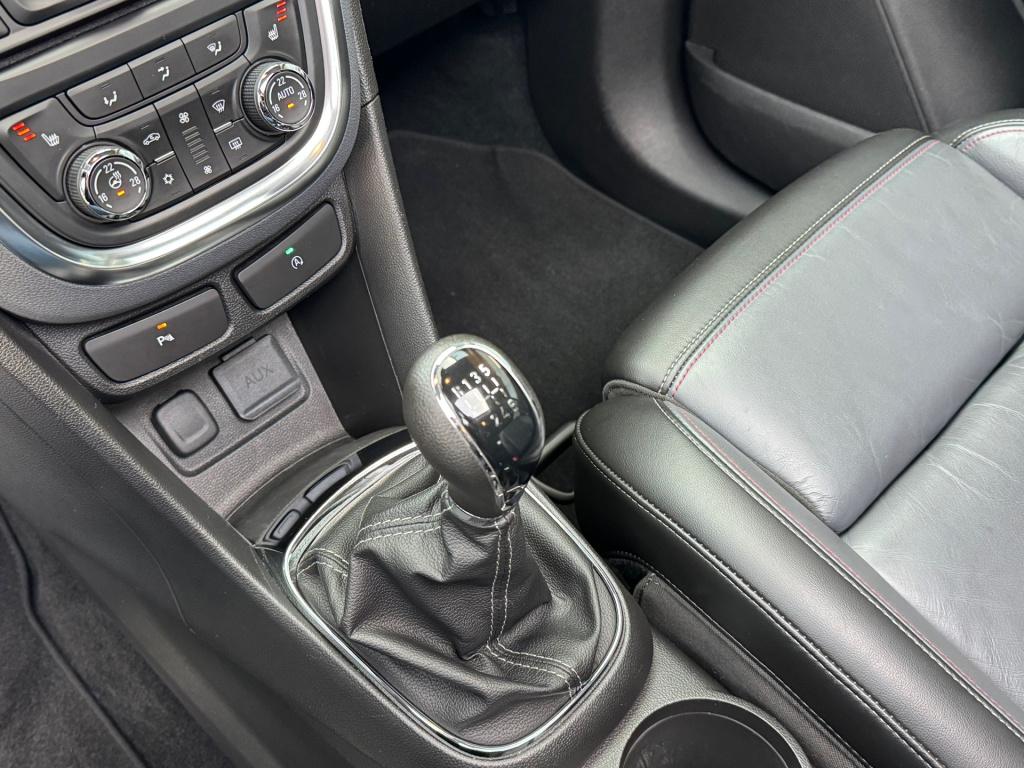 Opel Mokka 1.4 t innovation , lederen bekleding , schuifdak , afneembare tr