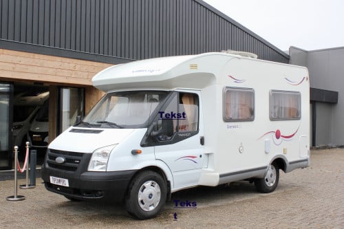 Challenger Genesis 32(Vast bed, zeer compact, slechts 61000KM)