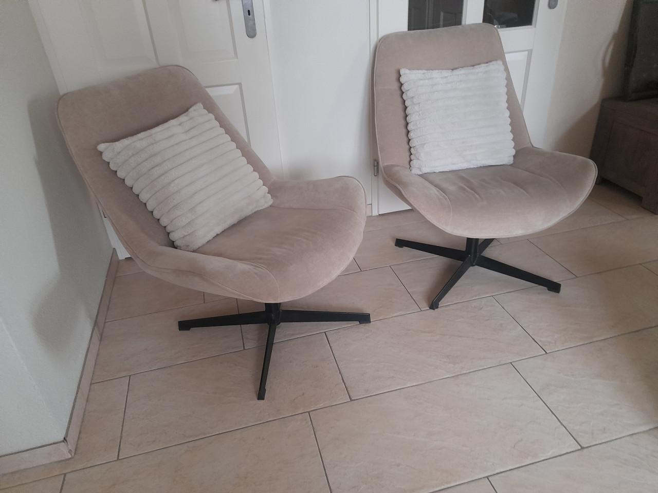 2 Leuke stoelen (in goede nette staat)  Geen vlekken!