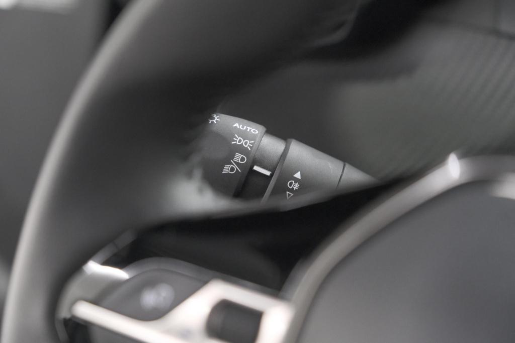 Peugeot 2008 puretech 100 allure | apple carplay | parkeersensoren | climat