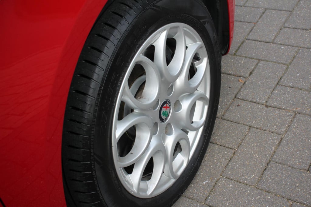 Alfa Romeo Giulietta 1.4 turbo multiair super - panorama dak - navi - stoel