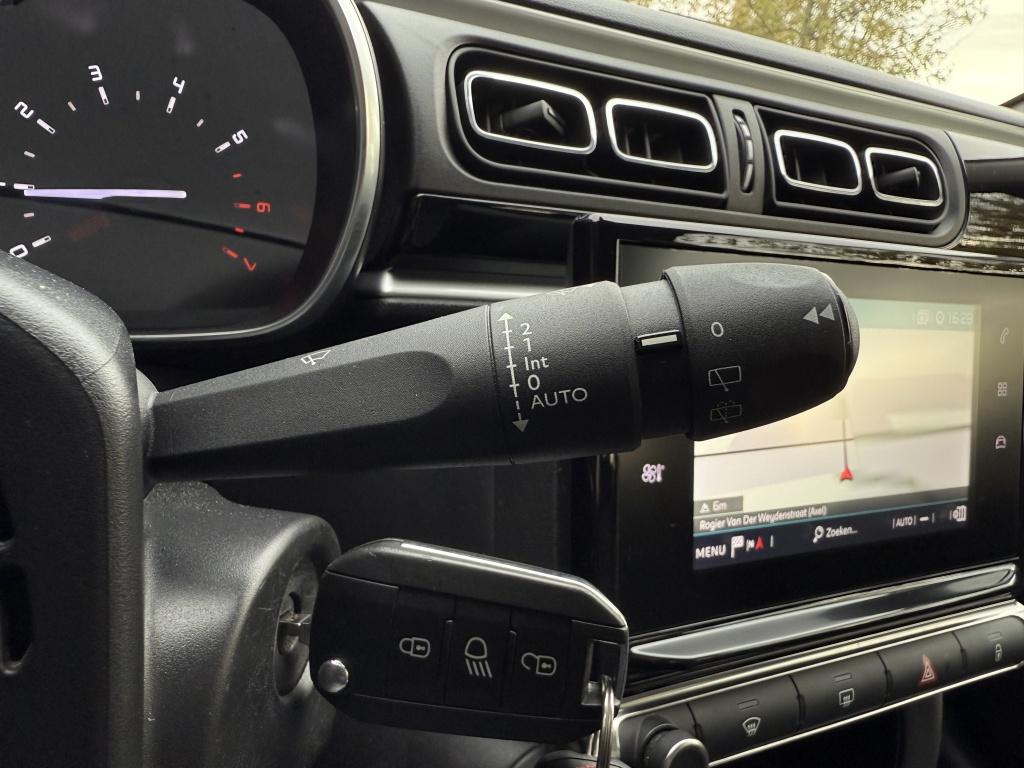 Citroen C3 1.2 pt s&s shine // automaat // trekhaak //