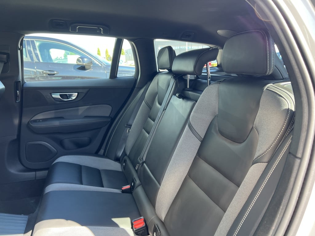 Volvo V60 t6 398pk recharge plus dark| adap.cruise| 360camera| trekaak