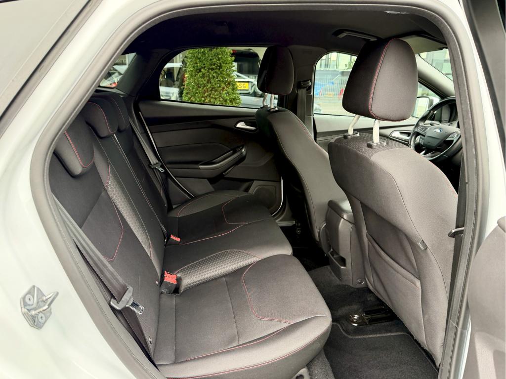 Ford Focus 1.0 st-line navi ecc cruise