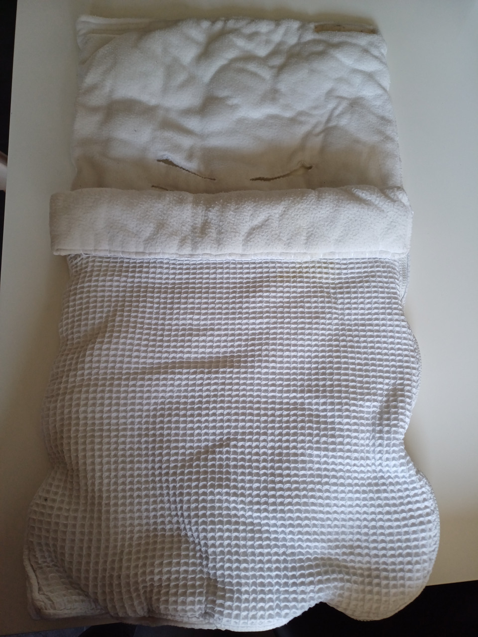 Maxi-Cosi Cabriofix incl. babyverkleiner en 2 voetenzakken