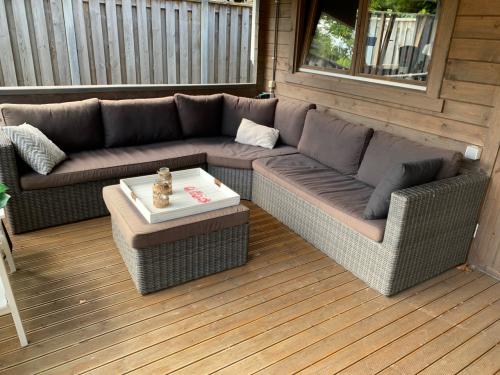 VERKOCHT Loungebank wicker
