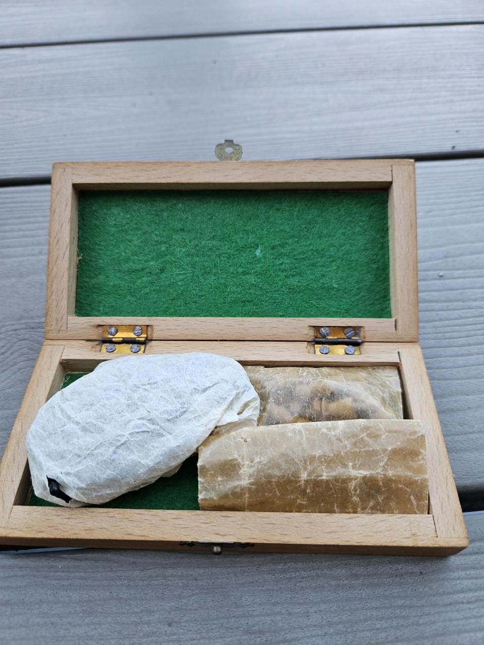 Vintage klein reis Schaakspel philos houten bord en stukken
