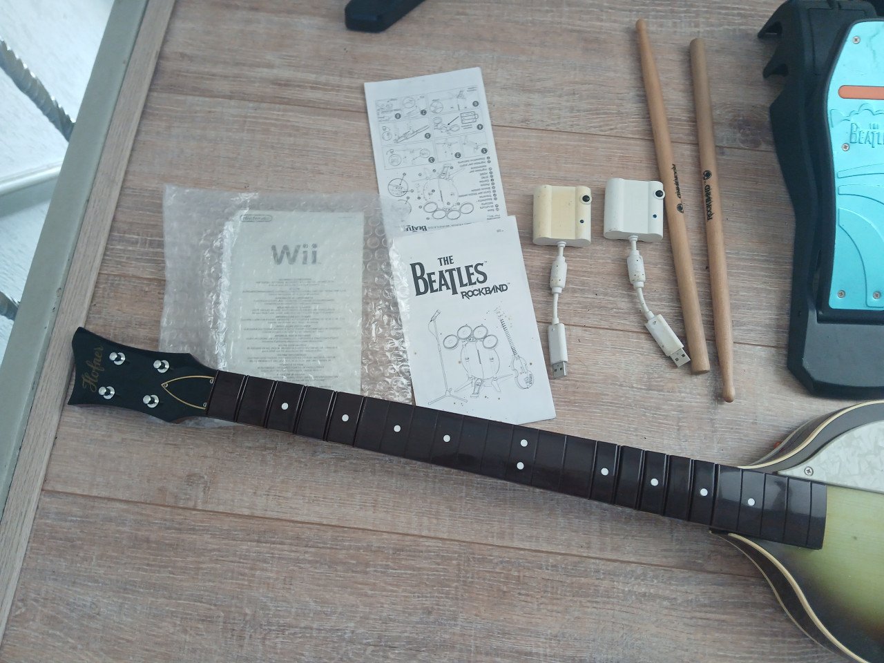 The beatles rockband set nintendo wii