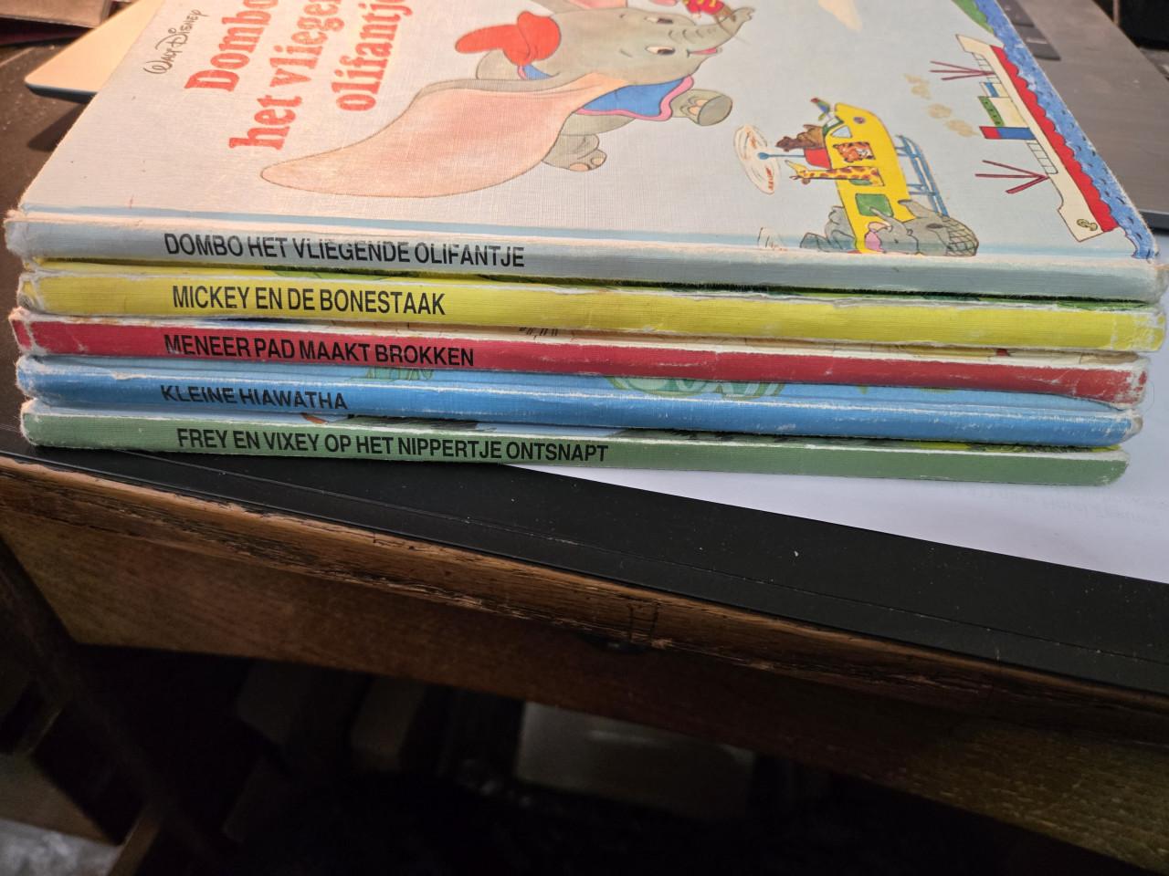 5 klassieke Nederlandse Walt Disney Boekjes.