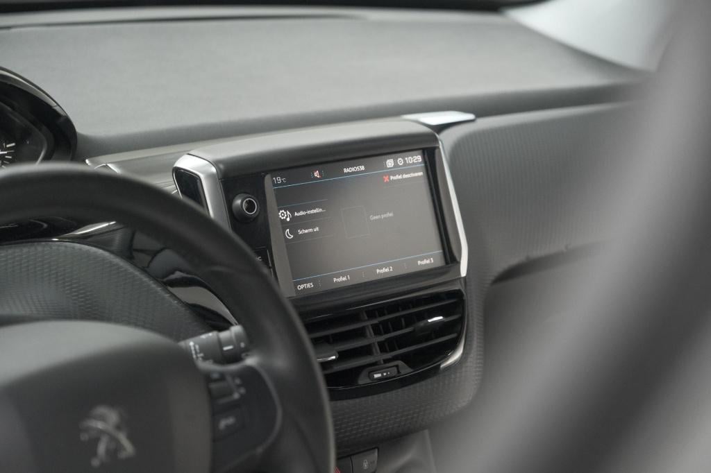 Peugeot 208 puretech 82 signature | parkeersensoren | apple carplay | navig