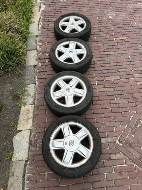 Renault velgen met zgn banden