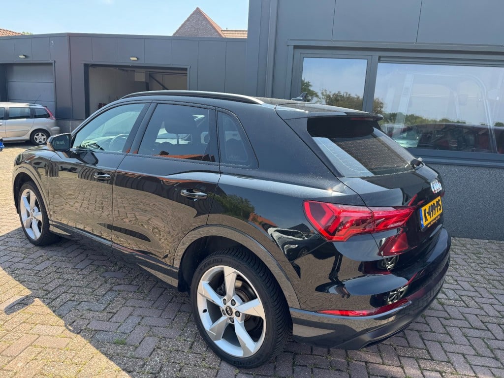 Audi Q3 35 tfsi business edition