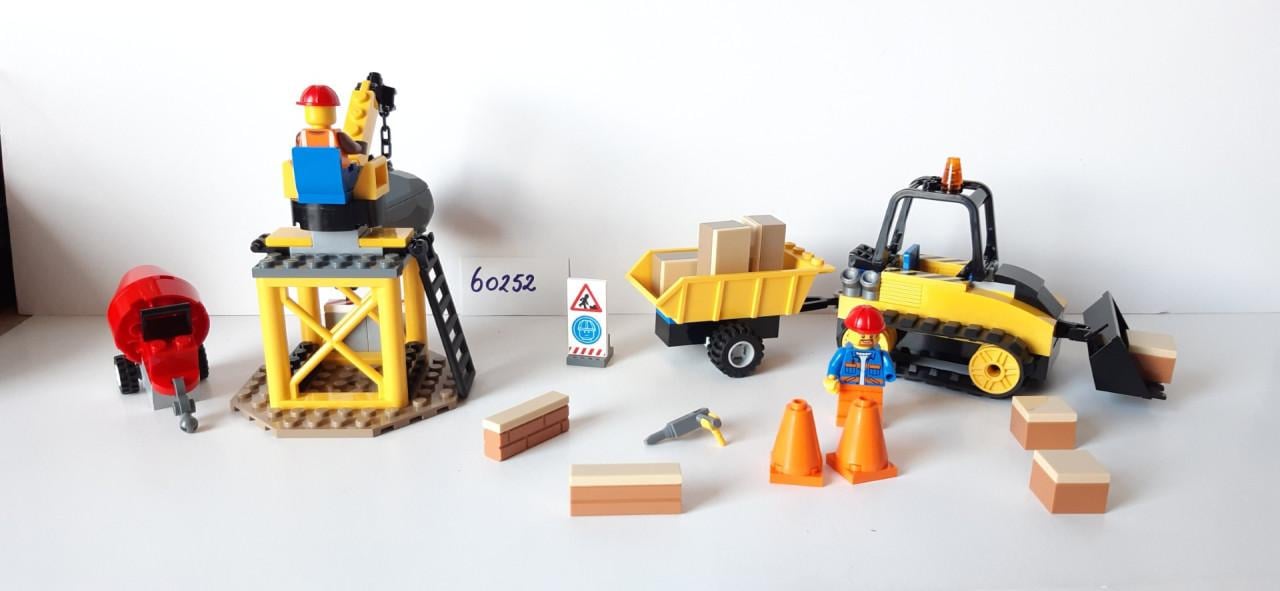 LEGO City 60252: bouwplaats met bulldozer , sloopkogel, cementmolen