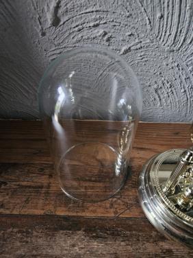 Mooie werkende vintage Tafelklok met glazen stolp