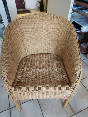Te koop 3 rieten stoelen